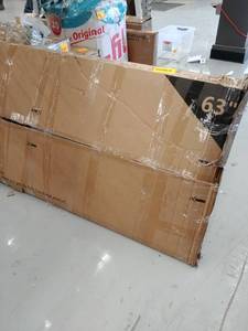 lot 60964 image: Cubicubi 63 Desk