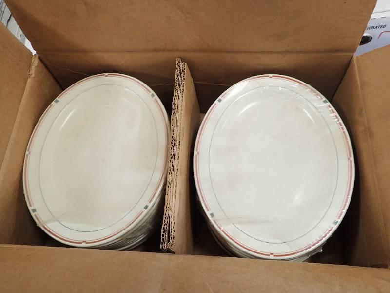 Lot of (24) 9'' Oval China Dinner Plates Boling's Restaurant