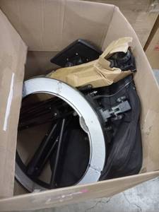 lot 38213 image: led photo light with seat and remote controller