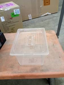 lot 38279 image: restaurant container clear plastic