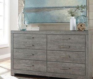 lot 4984 image: Signature Design by Ashley 8 Drawer Dresser