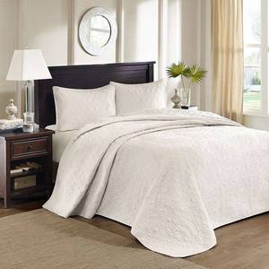 lot 9823 image: Madison Park Quebec 2-Piece Twin Quilted Bedspread Set