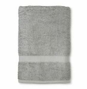 lot 9806 image: ROOM ESSENTIALS mist gray Bath Towels, 27 x 52