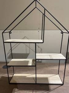 lot 694 image: Decorkey Home Shaped Shelf - Metal floating