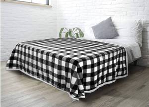 lot 659 image: Bobor Buffalo Plaid Throw Blanket
