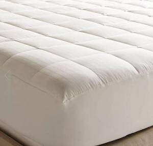 lot 665 image: King Sized Quilted Mattress Topper
