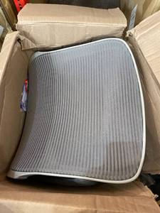 lot 1593 image: Grey Mesh Back Office Chair