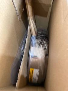 lot 1677 image: Cuisinart - Chefs Classic�� 12 Open Skillet with Helper Handle - Silver