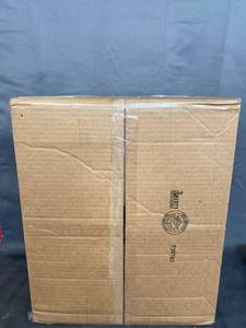 lot 1719 image: BLACK CAT LITTER BOX INCLUDED WITH SCOOPER