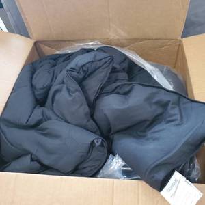 lot 1750 image: COHOME BLACK MATTRESS COVER SIZE 90X102