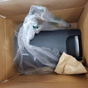 lot 1762 image: BLACK TOUCH FREE TRASH CAN