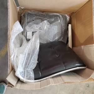 lot 1822 image: BLACK LEATHER MODERN CHAIR ITEM US-OW006-BK