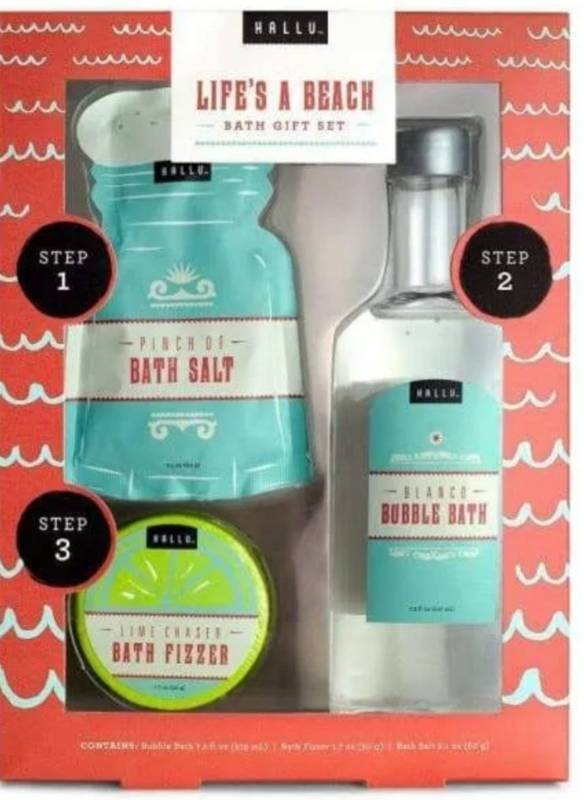 lot 60190 image: HALLU LIFES A BEACH BATH GIFT SET