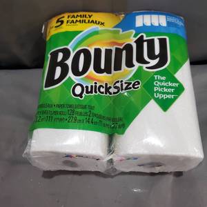 lot 20540 image: 16 FAMILY ROLLS BOUNTY PAPER TOWELS