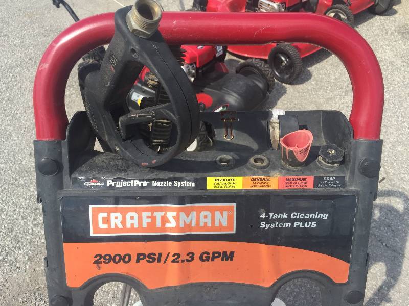 Craftsman 2900 PSI 2.3 GPM 4-Cycle Gas Powered Pressure Washer w 4 Tank ...