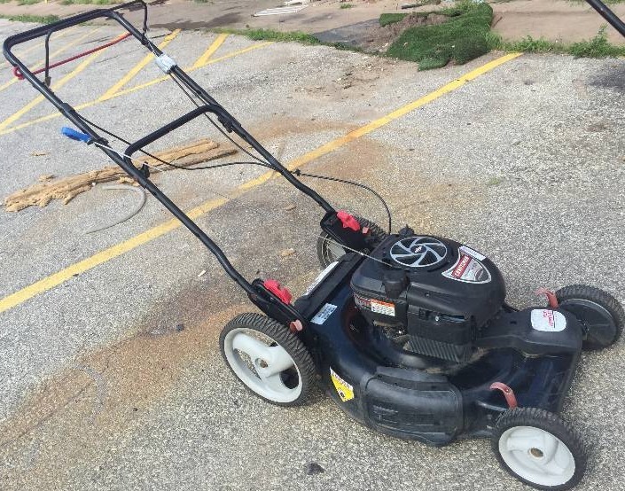 lot 9162 image: Craftsman 190cc 22 Rear Bag Rear High Wheels Front Propelled Lawn Mower
