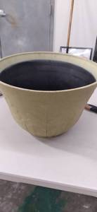 lot 10172 image: .Medium Size Flower Pot