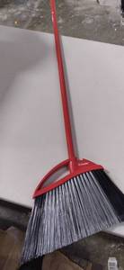 lot 10267 image: O-cedar household broom