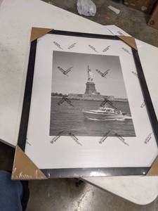 lot 10479 image: enjoy basics 18x24 picture frame