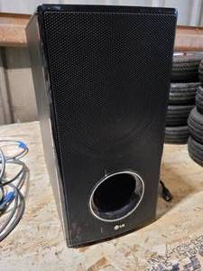 lot 165 image: LG WIRELESS ACTIVE SUBWOOFER (MODEL# SHS36-D)