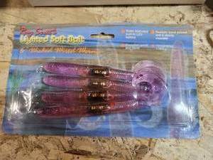 lot 202 image: RAY SCOTTS LIGHTED SOFT BAIT 6 WICKED WIRE WORMS (30 WORM LOT)