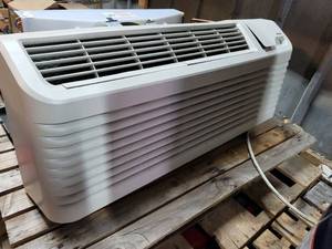 lot 226 image: AMANA 15K BTU CAPACITY (PTAC)- 3.5 kW ELECTRIC HEAT-208-230 VOLT (MODEL#PTC153G35AXXX)