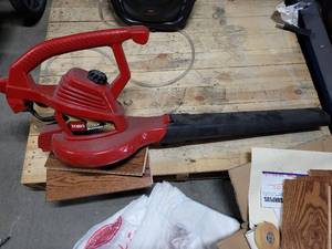 lot 232 image: TORO ULTRA BLOWERVAC
