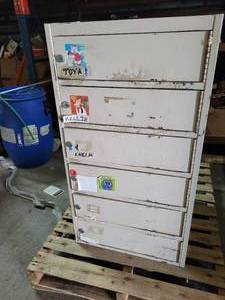 lot 234 image: BANK 6 DOOR TELLER DRAWER LOCKING CABINET (NO KEYS BUT ALL UNLOCKED)