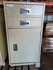 lot 247 image: BANK TELLER CABINETDRAWER STACK (39T x 22W x 19D)