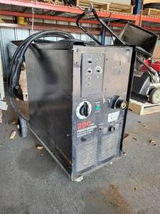 lot 248 image: 200 AMP PROFESIONAL SHOP MIG WELDER