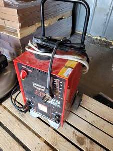 lot 250 image: CENTURY 235 ACDC ARC WELDER (MODEL#84241)
