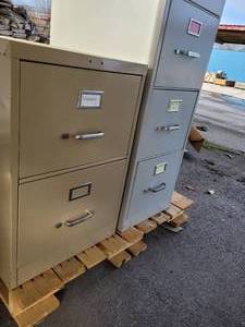 lot 282 image: 2 FILING CABINETS 1) 5-DRAWER & 1) 2-DRAWER