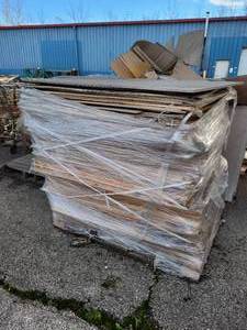 lot 289 image: LARGE STACK OF MISC. PLYWOOD AND PARTICLE BOARD