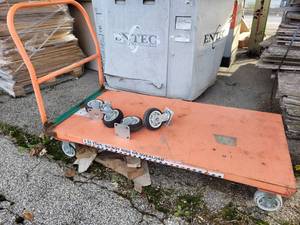 lot 287 image: FLAT CART WITH (4) EXTRA CASTERS