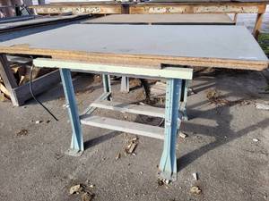 lot 293 image: RETIRED SHIPPING TABLE WITH METAL FRAME AND FORMICA TOP