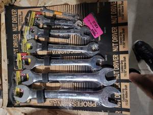 lot 305 image: 10 PIECE 38 DRIVE METRIC SOCKET SET AND 7 PIECE SAE OPEN END WRENCH SET