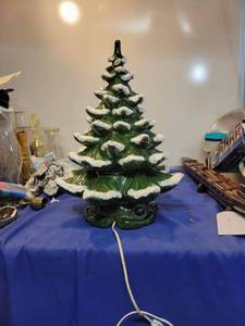 lot 4972 image: 3 piece ceramic Christmas tree no balls include