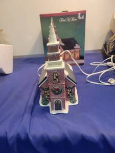 lot 4973 image: Is trim a home Ceramic church Worked