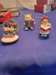 lot 4975 image: 3 Hallmark keepsake ornaments