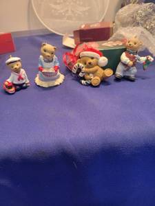 lot 4976 image: 4 Hallmark keepsake ornaments