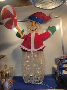 lot 4982 image: 39 Snowman lights up