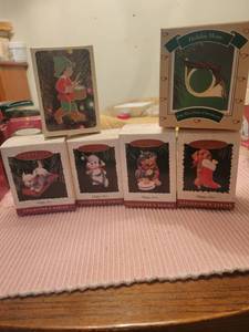 lot 4996 image: 6 Hallmark keepsake ornaments