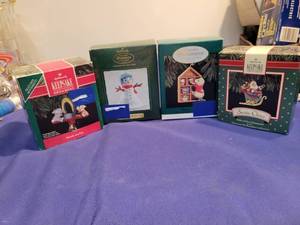 lot 5012 image: 4 Hallmark keepsake ornaments