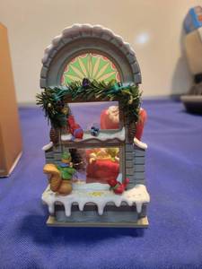 lot 5023 image: Hallmark keepsake Christmas window 2003 first in Christmas window series ornament