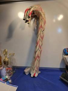 lot 5031 image: 8 candy canes Is 31 tall One piece broken