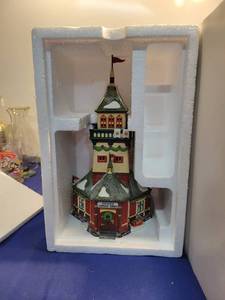 lot 5034 image: Heritage village collection North Pole series