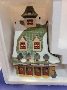 lot 5037 image: Heritage village North Pole series collection