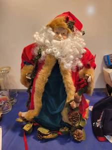 lot 5053 image: 20 inch Saint Nick