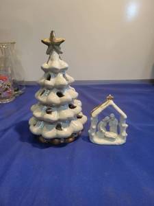 lot 5061 image: Tree and nativity Ornament