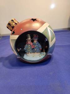 lot 5067 image: Snowman in Christmas Ball untested Needs batteries